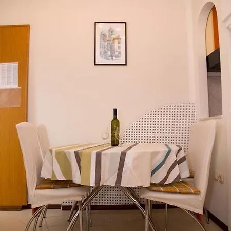 In With Terrace, Air Conditioning, Wifi, Washing Machine *