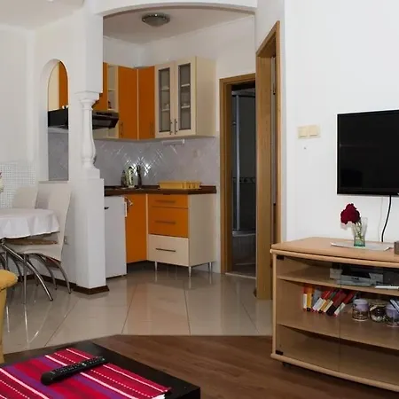 In With Terrace, Air Conditioning, Wifi, Washing Machine Vodice