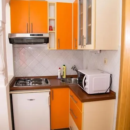 Appartement In With Terrace, Air Conditioning, Wifi, Washing Machine *
