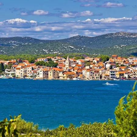Appartement In With Terrace, Air Conditioning, Wifi, Washing Machine *