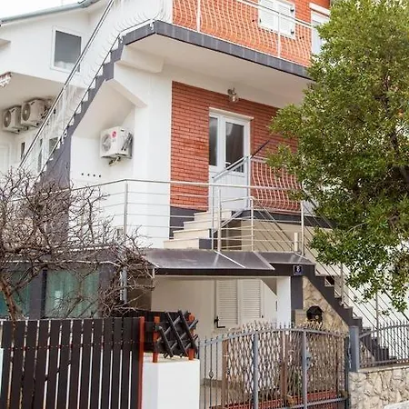 In With Terrace, Air Conditioning, Wifi, Washing Machine Appartement Vodice